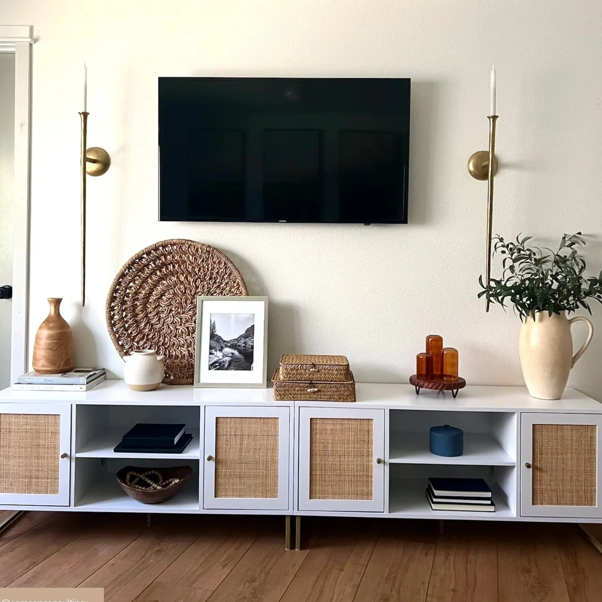 Rattan & Wood 2-Door TV Cabinet White